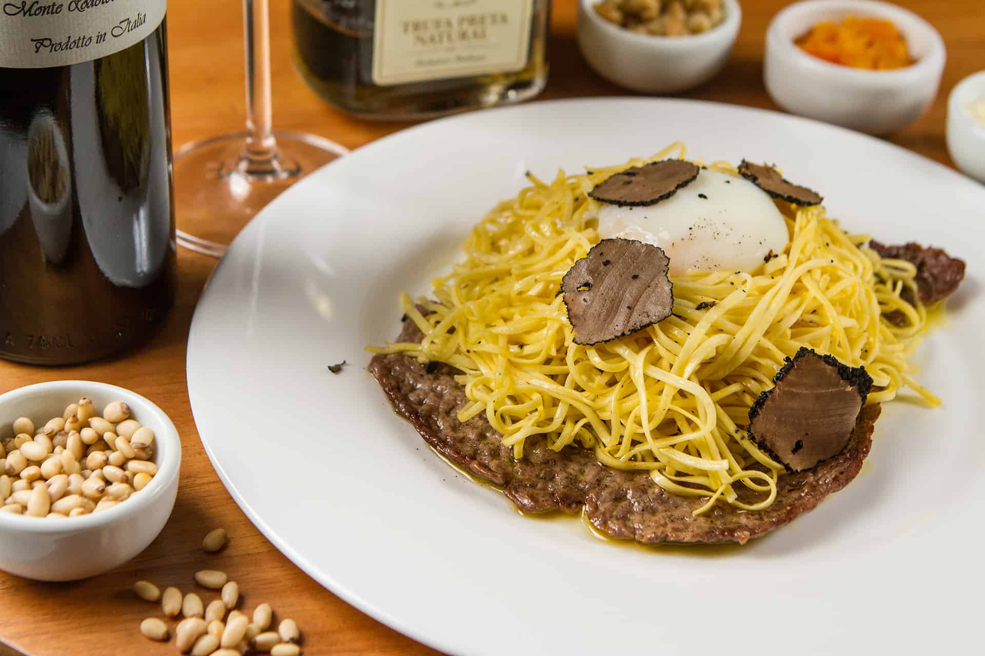 Massa com lâminas de trufa, parte do repertório da cozinha